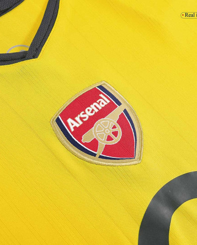 Retro Arsenal Away Jersey 2005/06 Retro Arsenal Away Jersey 2005/06