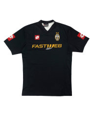 Retro Juventus Away Jersey 2001/02