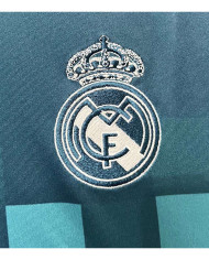 Retro Real Madrid Third Long Sleeve Jersey 2017/18